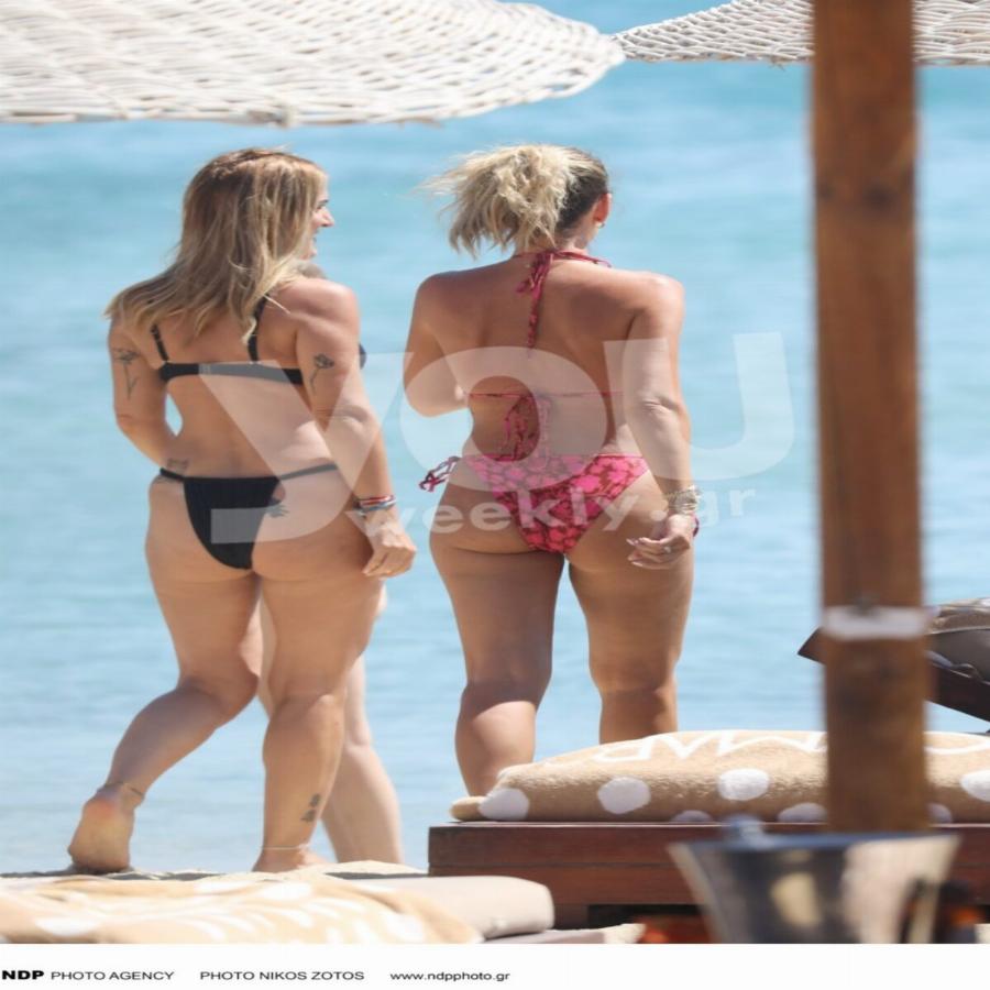 Αναστάτωσε τη Μύκονο: Οι αρετουσάριστες φωτογραφίες της Αθηνάς Οικονομάκου με κόκκινο μαγιό, θα πάθετε πλάκα