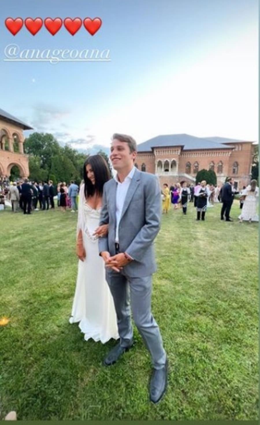 Εμφάνιση που κόβει την ανάσα: Supermodel η Αμαλία Κωστοπούλου με διάφανο φόρεμα σε χλιδάτο πάρτι αρραβώνων στο Βουκουρέστι