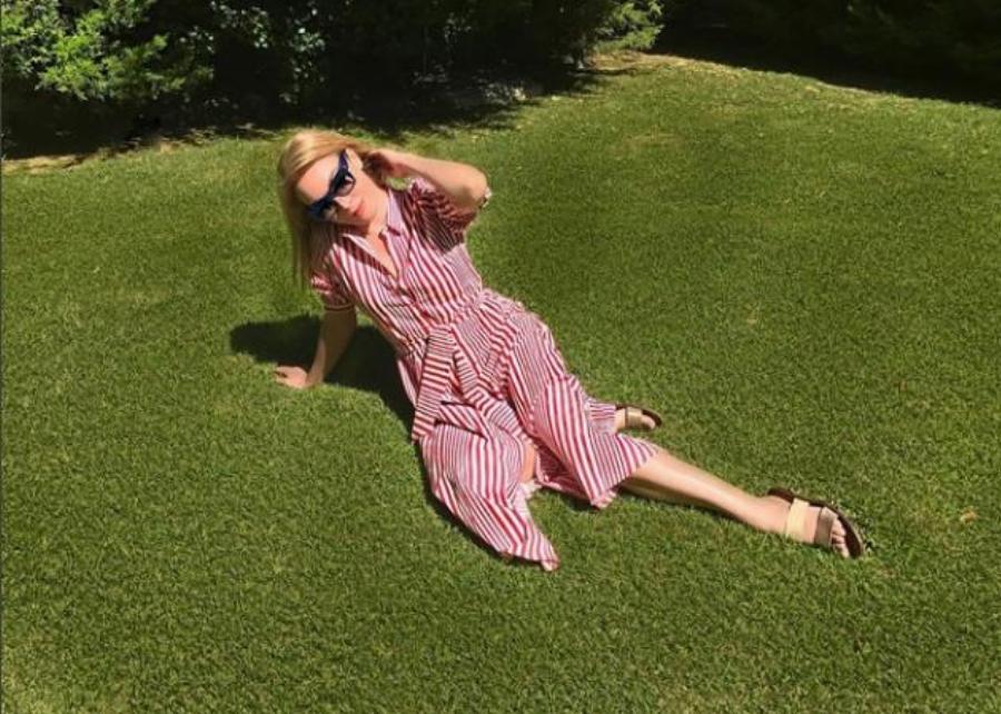 Στεφανίδου και Ευαγγελάτος: Ξέγνοιαστες καλοκαιρινές στιγμές στο εντυπωσιακό εξοχικό με πισίνα και θέα στην Χαλκίδα