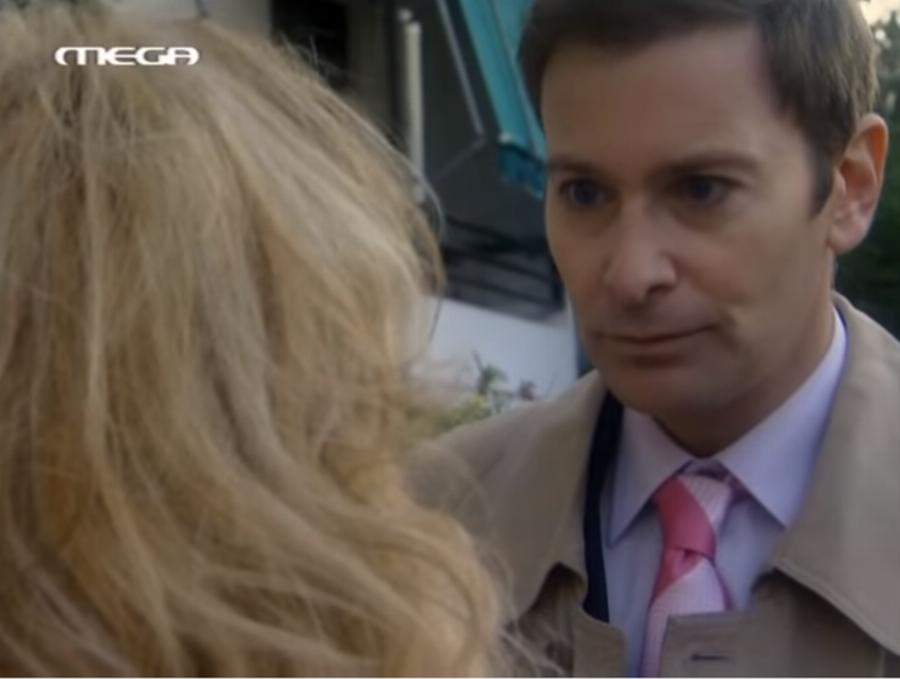 Έβαλε φράντζα και έγινε άλλος άνθρωπος: Αγνώριστος ο δικηγόρος Ερρίκος από τα «Μαύρα Μεσάνυχτα»