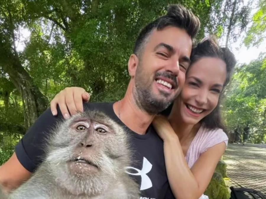 Ζει το όνειρο η Κατερίνα Γερονικολού στο Μπαλί: Ποζάρει με πράσινο μπικίνι κάτω από τους πελώριους καταρράκτες και μας αφήνει με το στόμα ανοιχτό