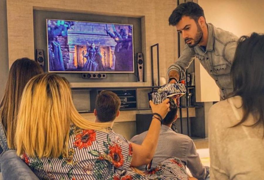 Κατερίνα Γερονικολού και Γιάννης Τσιμιτσέλης: Αυτό είναι το σικ και καλόγουστο σπίτι που στεγάζουν τον έρωτα τους