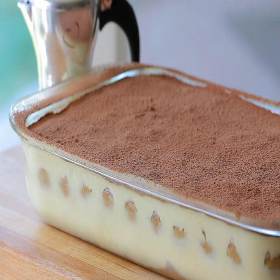 Σκέτη «κόλαση»: Εύκολο γλυκό ψυγείου τιραμισού χωρίς αυγά – Έτοιμο μόλις σε 10 λεπτά
