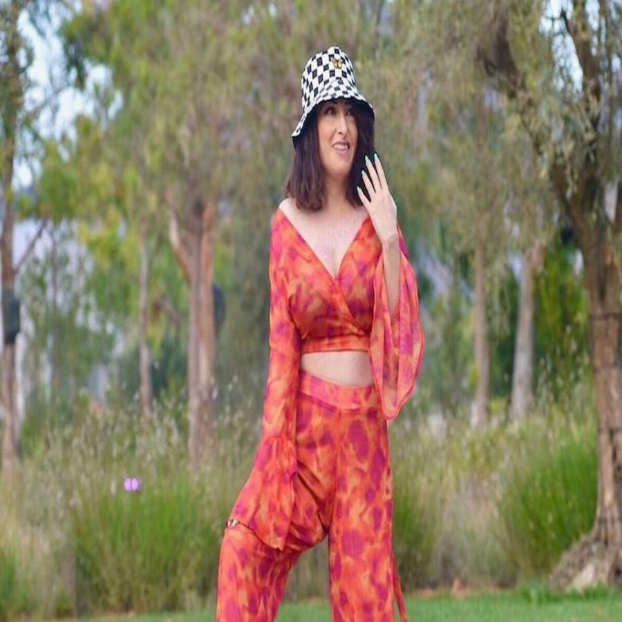 Τρισευτυχισμένη με το πιο όμορφο χαμόγελο: Η Ιωάννα Παλιοσπύρου μαζί με τις φίλες της στην Ιο, πιο λαμπερή από ποτέ