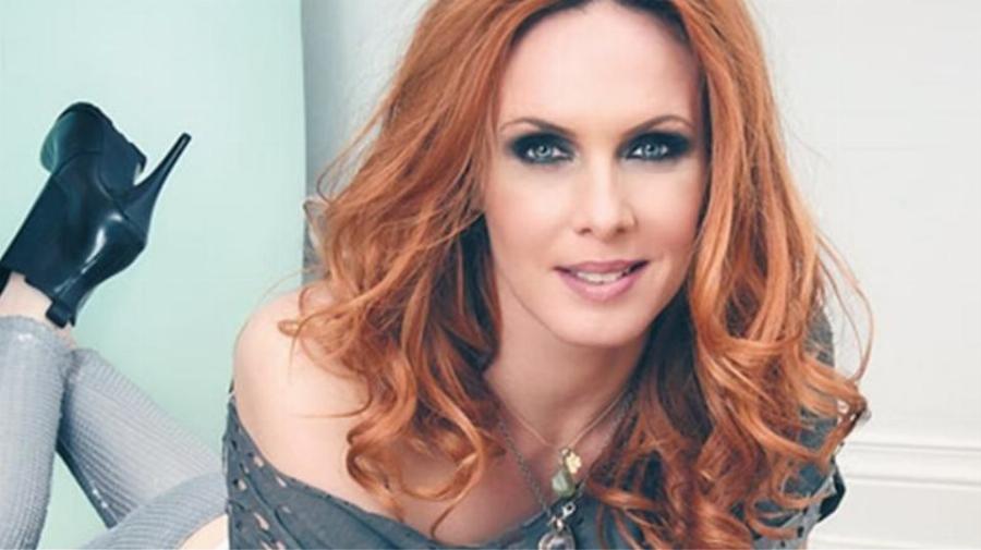 Τρελά ερωτευμένη η Εβελίνα Παπούλια: Αυτός είναι ο «σούπερ ήρωας» της ζωής της, ο εδώ και επτά χρόνια σύντροφός της