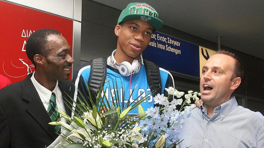 Kαυτό καλοκαίρι για 11 Ελληνίδες διάσημες: Ποζάρουν με το μαγιό αμακιγιάριστες και δείχνουν την σιλουέτα τους