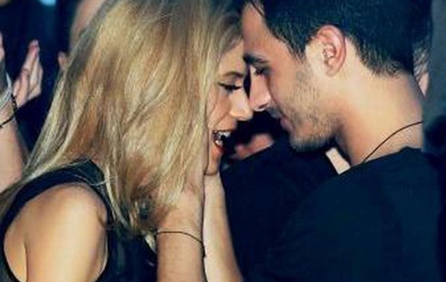 Τζένη Θεωνά: Η ερωτική εξομολόγηση στον σύντροφο της, η καριέρα στην τηλεόραση και όσα δήλωσε για την εμπειρία της εγκυμοσύνης της