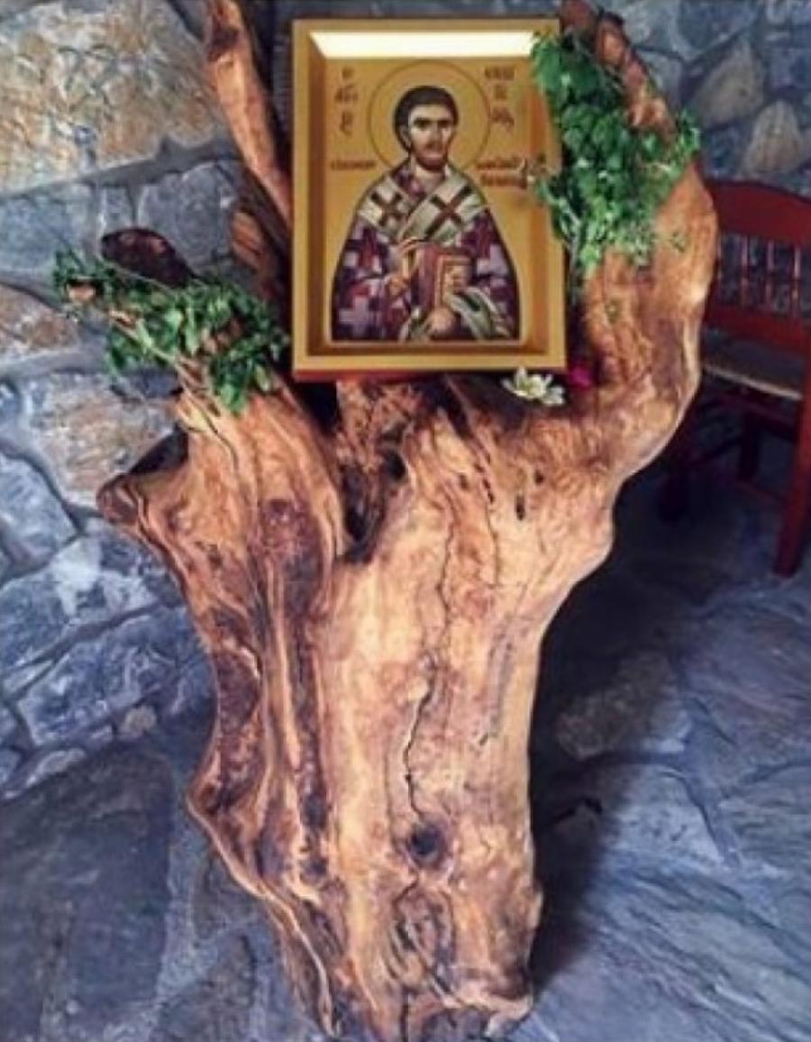 Το νέο σπίτι της ψυχής του: Εικόνες από το εκκλησάκι που χτίστηκε στη μνήμη του Βαγγέλη Γιακουμάκη