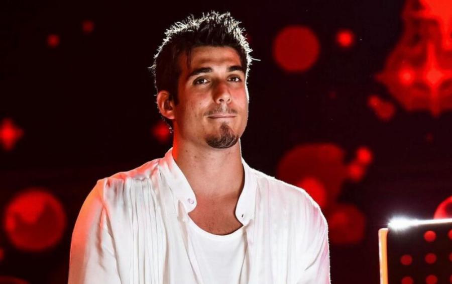 Ο γιος του Πλούταρχου είναι ερωτευμένος: Το γνωστό μοντέλο με την οποία κυκλοφόρησαν πρόσφατα σε νυχτερινή έξοδο