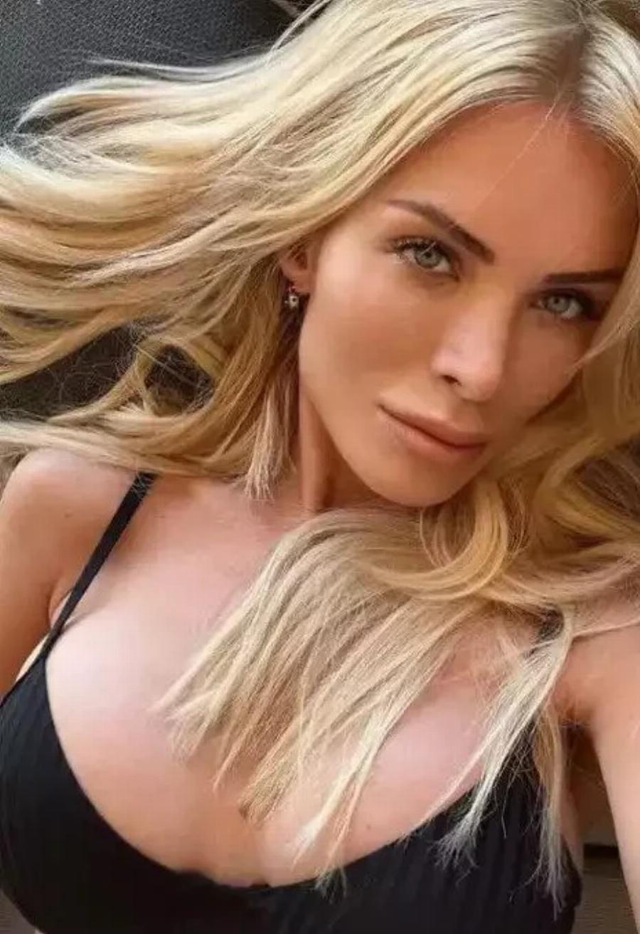 Kαυτό καλοκαίρι για 11 Ελληνίδες διάσημες: Ποζάρουν με το μαγιό αμακιγιάριστες και δείχνουν την σιλουέτα τους