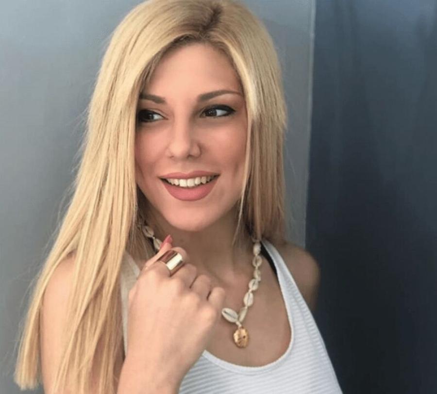 Αποφυλακίστηκε, φόρεσε το μπικίνι της και είναι στα καλύτερα της: Πιο όμορφη από ποτέ η Έλενα Πολυχρονοπούλου για διακοπές στην Σέριφο