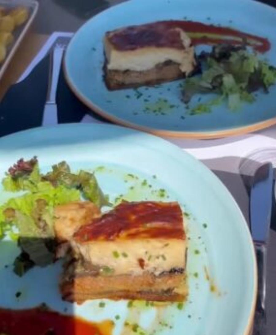 Μόνο στη Μύκονο: Τουρίστες πλήρωσαν 533 ευρώ για δύο πιάτα μουσακά ένα ποτό και ένα αναψυκτικό, κόντεψαν να βάλουν τα κλάματα