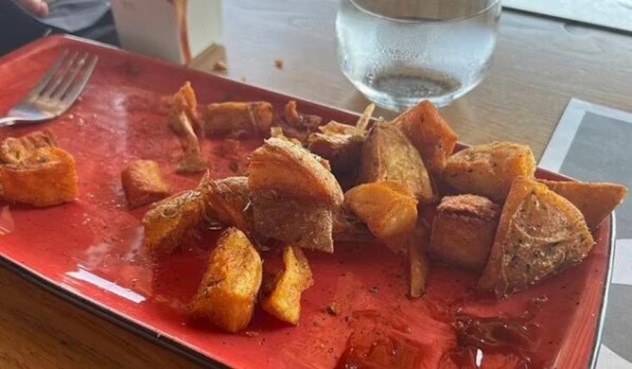 Μόνο στη Μύκονο: Τουρίστες πλήρωσαν 533 ευρώ για δύο πιάτα μουσακά ένα ποτό και ένα αναψυκτικό, κόντεψαν να βάλουν τα κλάματα