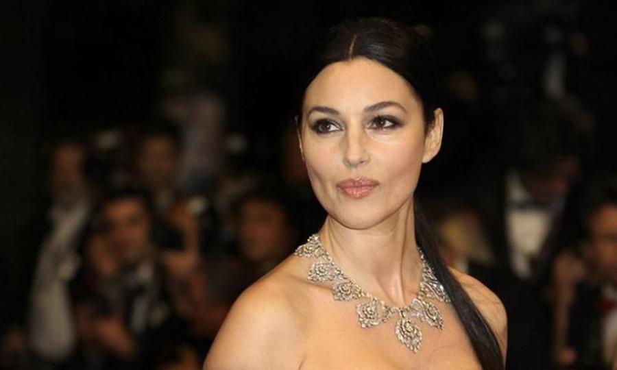 Μόνικα Μπελούτσι: «Η ομορφιά με παρατάει, αντλώ δύναμη από τον χαρακτήρα μου»