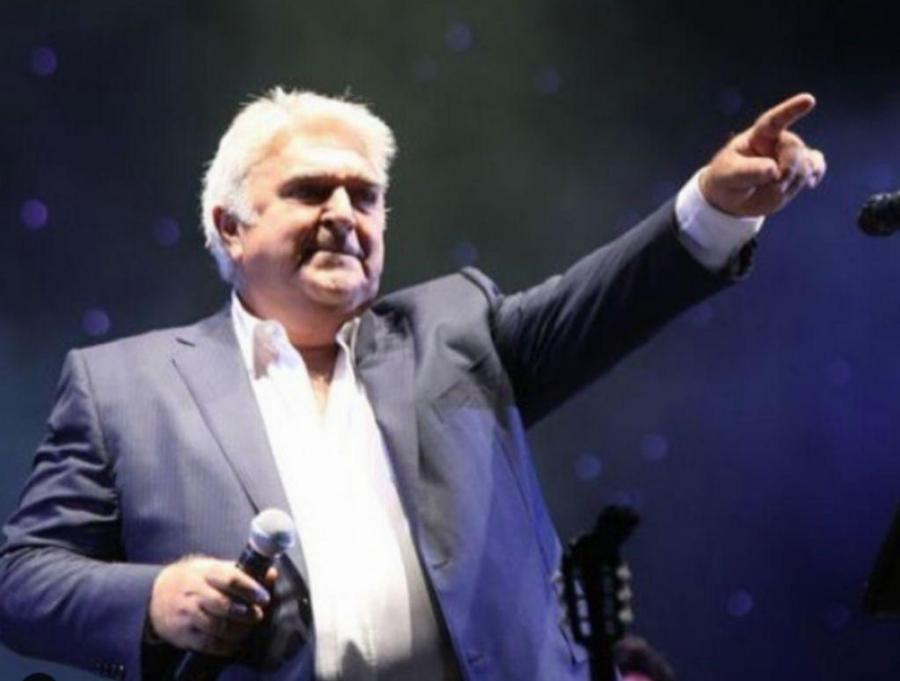 Αποσύρθηκε και βρήκε την ηρεμία του ο Πασχάλης Τερζής: Σπάνια φωτογραφία του μετά από καιρό να χαμογελάει