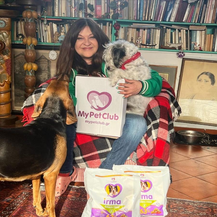 Η αγάπη της Τζόυς Ευείδη για τα ζωάκια: «Το σπίτι μου ανήκει στα ζώα μου – Ο σύντροφος είναι ο περιττός»