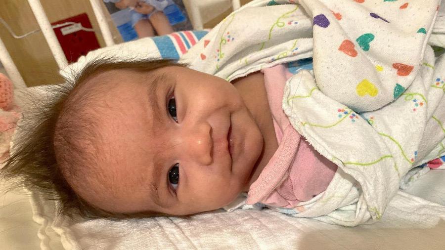 Θαύμα για μια ψυχούλα: Mωράκι που πάλευε με τη λευχαιμία από 3 εβδομάδων έγινε επιτέλους καλά