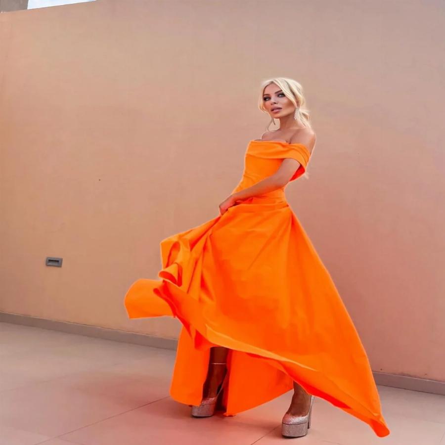 Με κόστος 1.800 ευρώ και όλο κρύσταλλα: Τα “τρίπατα” παπούτσια της Κατερίνας Καινούργιου που φόρεσε στον γάμο έκλεψαν την παράσταση