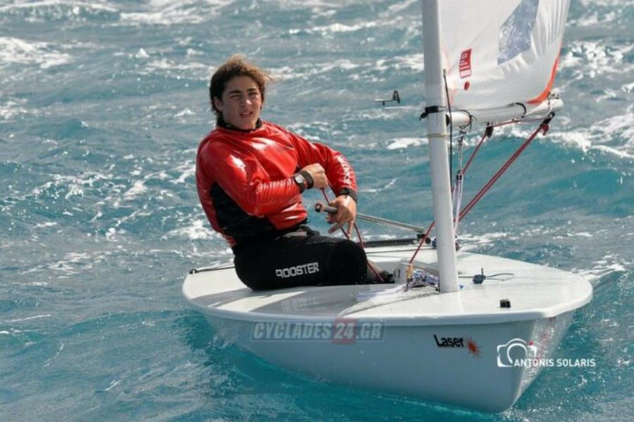 «Γιατί μου έκοψαν το χέρι;»: Αυτός είναι ο 15χρονος Θοδωρής που τραυματίστηκε σοβαρά από μεθυσμένο οδηγό ταχύπλοου στην Άνδρο