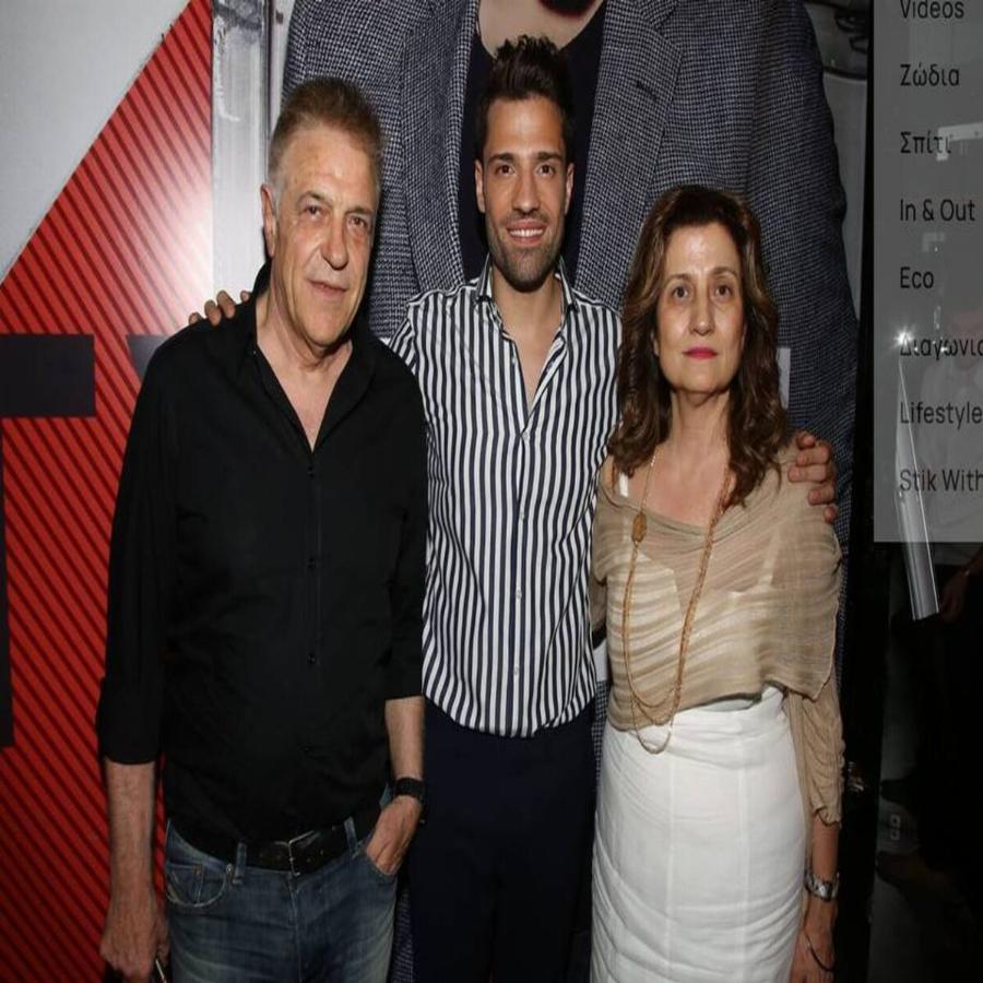 Μοιάζουν σαν δυό σταγόνες νερό: Αυτοί είναι οι γονείς του Κωνσταντίνου Αργυρού, απίστευτη η ομοιότητα με τον πατέρα του