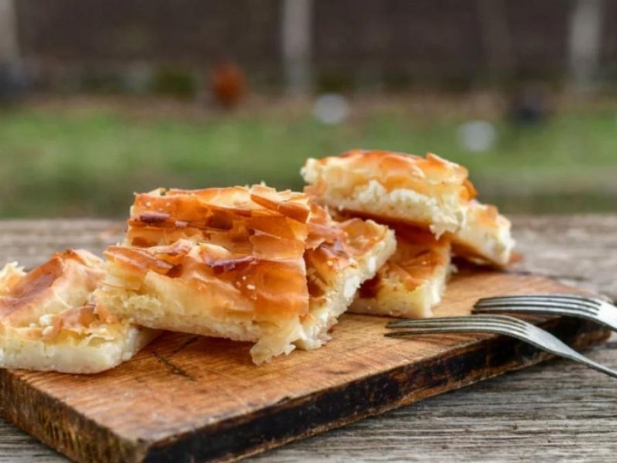 Η τυρόπιτα του βοσκού: Πανεύκολη συνταγή με 4 τυριά που θα σας ξετρελάνει