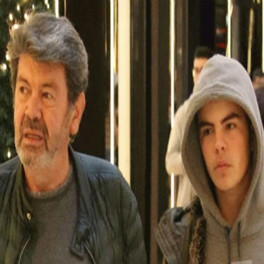 Βγαλμένο από παραμύθι: Ένα σωστό “παλάτι” είναι το σπίτι του Άγγελου Λάτσιου που μένει με τον πατέρα του, Γιάννη