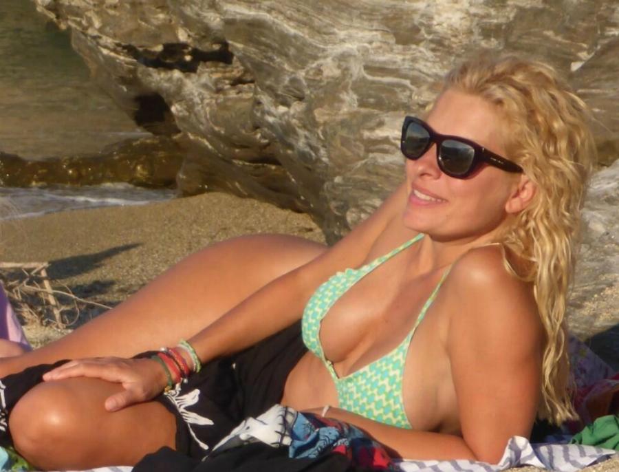 Μαζί στο χλιδάτο σκάφος τους: Σπάνιο στιγμιότυπο της Ελένης Μενεγάκη με τον Ματέο Παντζόπουλο