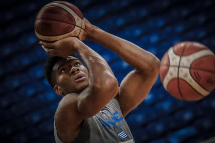 Κεφαλονιά: Μεγάλο πλήθος από πιστούς στη μεταφορά του σκηνώματος του Αγίου Γερασίμου