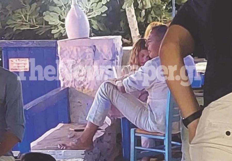 Άλλος άνθρωπος ο Πάνος Καμμένος: Με τη σύζυγο του για διακοπές στη Σκόπελο με αλλαγμένη την εμφάνιση του