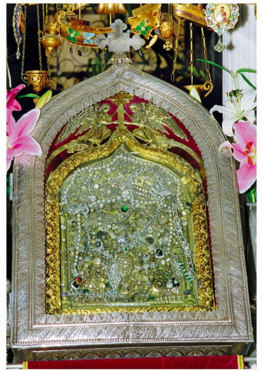 Θαύμα στην Τήνο: Η εικόνα που ανακαλύφθηκε από το όραμα μιας μοναχής και έσπασε στα δύο από το χτύπημα της αξίνας – Την προσκύνησαν αμέσως οι Κολοκοτρώνης, Μιαούλης, Νικηταράς