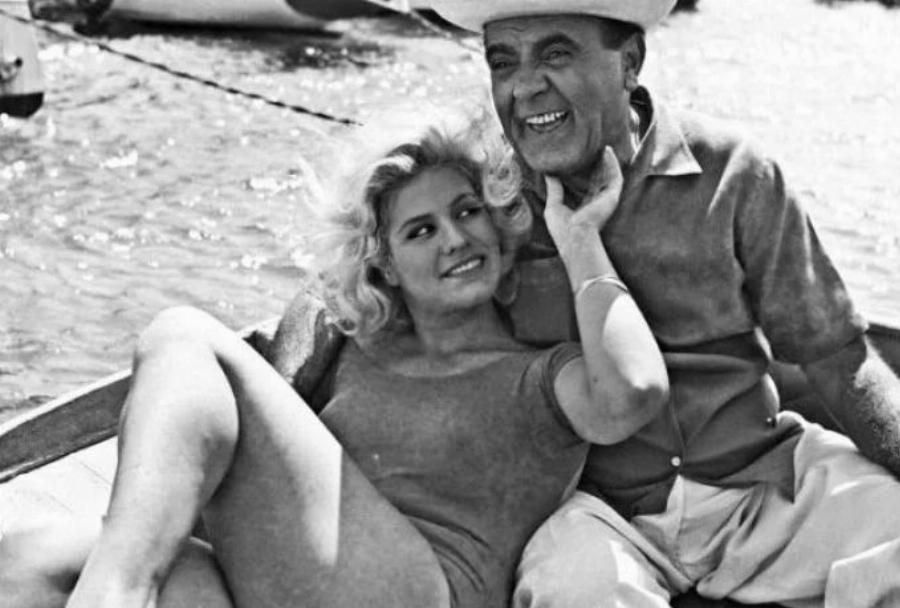 Βασίλης Αυλωνίτης: Τα δύσκολα παιδικά χρόνια, η απόπειρα δολοφονίας, ο εθισμός στον τζόγο, το σκάνδαλο με θαυμάστρια και η διάλυση του γάμου