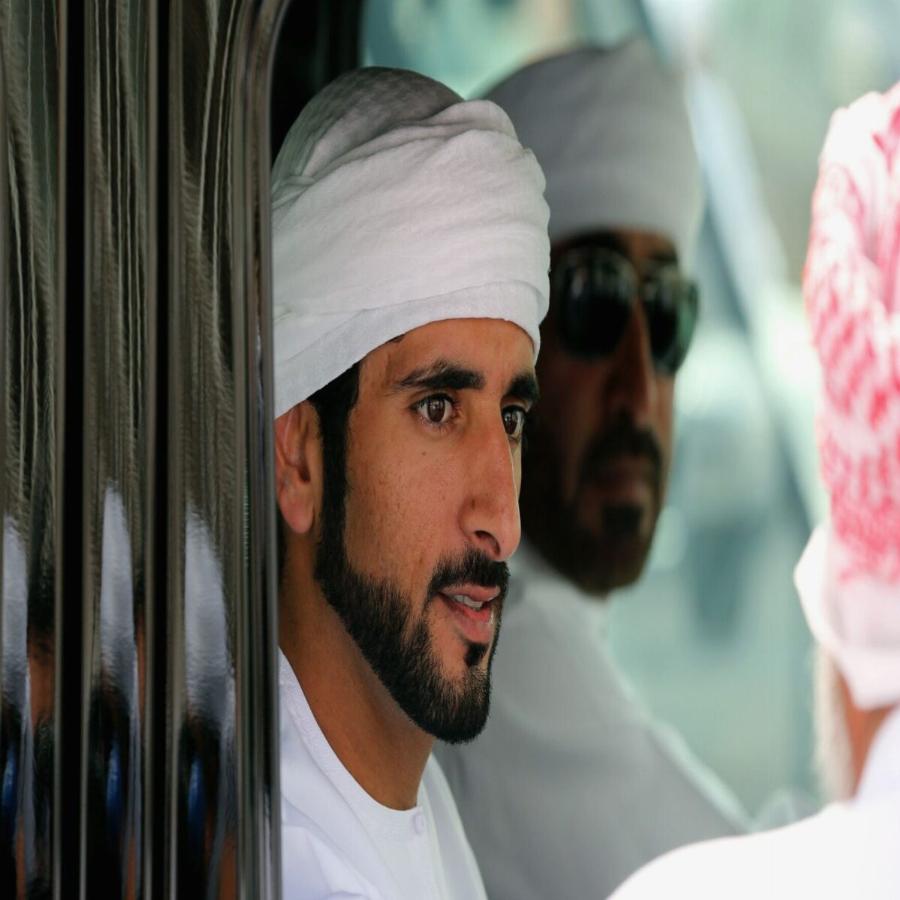 Δεν το πίστευε κανείς… Ο σεΐχης του Ντουμπάι κάνει βόλτες ινκόγκνιτο με το μετρό του Λονδίνου