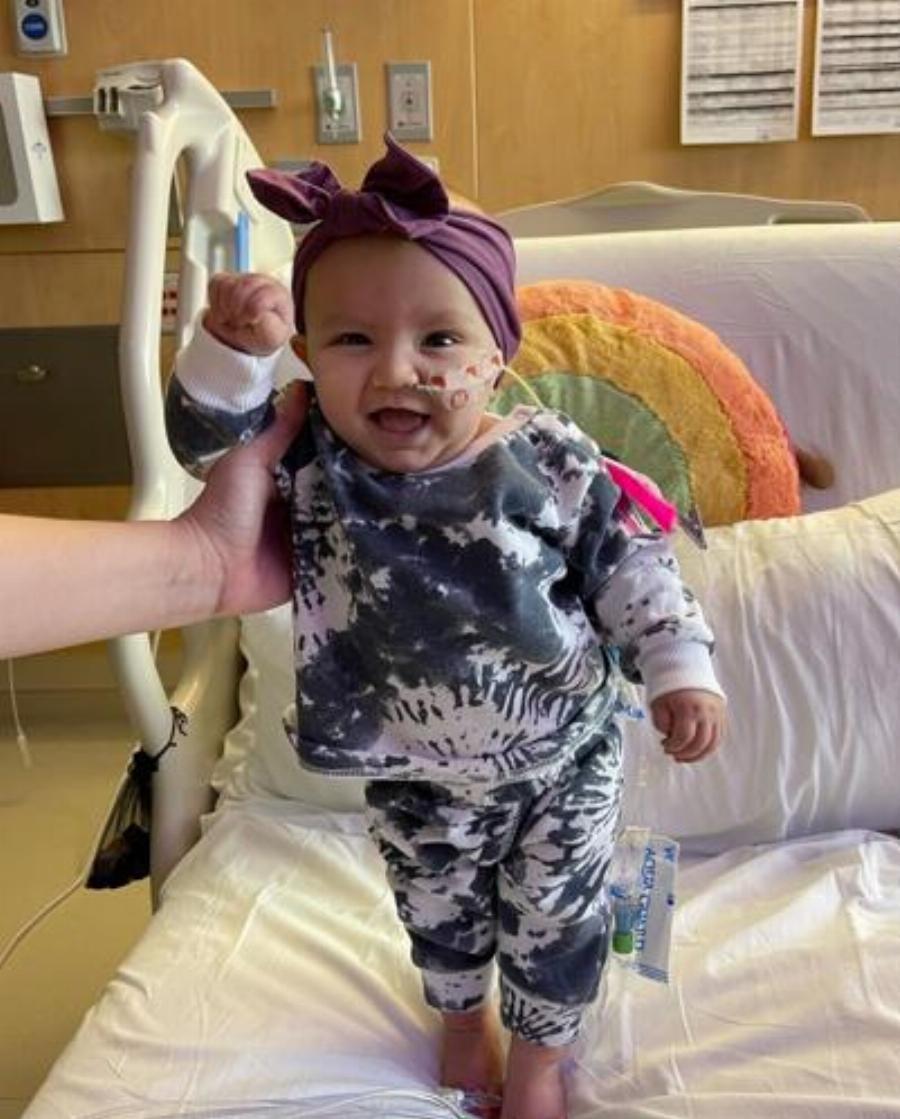 Θαύμα για μια ψυχούλα: Mωράκι που πάλευε με τη λευχαιμία από 3 εβδομάδων έγινε επιτέλους καλά