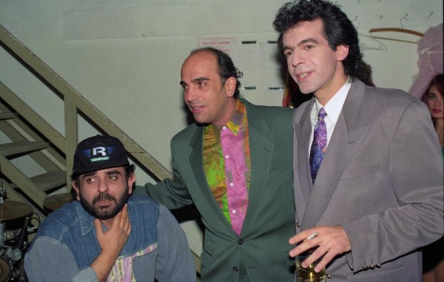 Σάκης Μπουλάς: Η επιθυμία των γονιών του να γίνει δικηγόρος, οι 2 γάμοι, ο έρωτας με την Αλεξάνδρα και το ξαφνικό τέλος