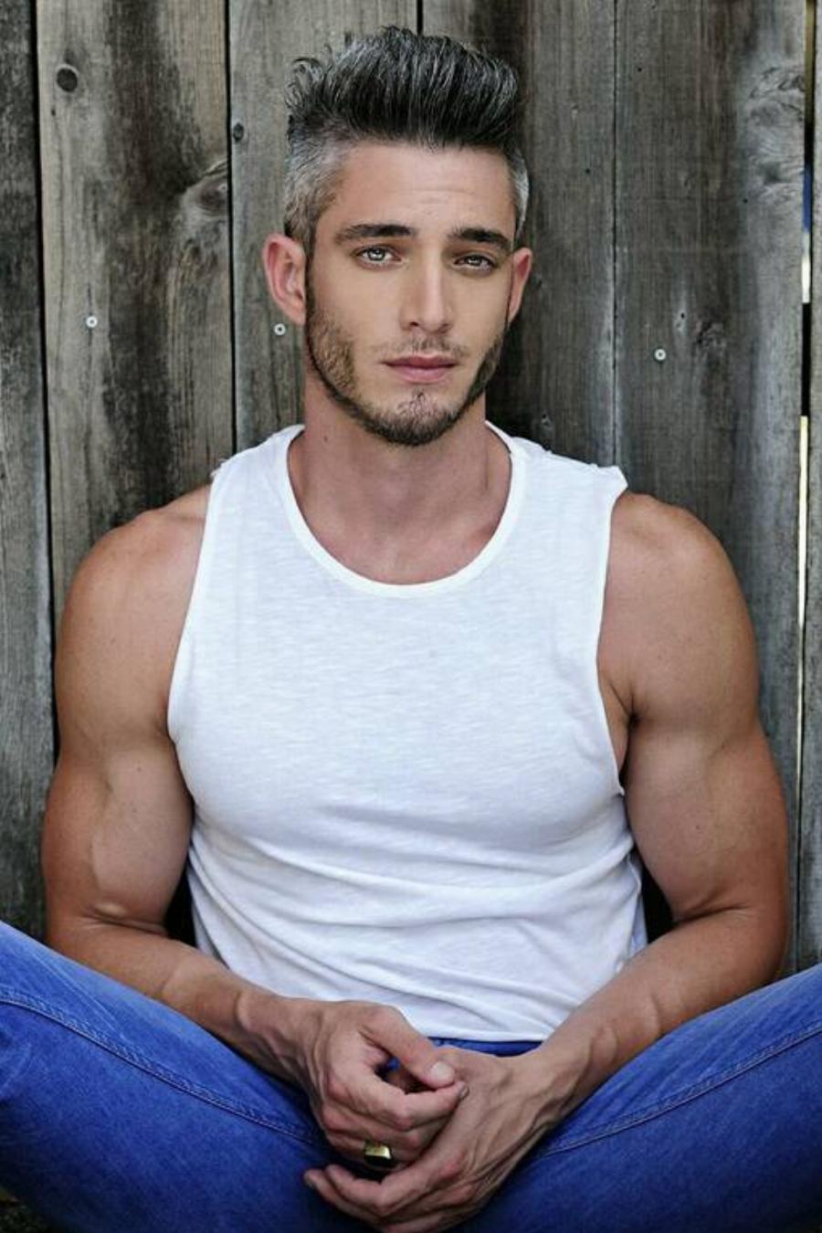 Χάρις Αλεξίου: «Έπαθα καρκίνο. Αλλά είπα “Όχι, δεν θα τον αφήσω να με νικήσει. Από αυτό έχασα και τη μητέρα μου”. Ήμουν τυχερή, γιατί τον πρόλαβα.»