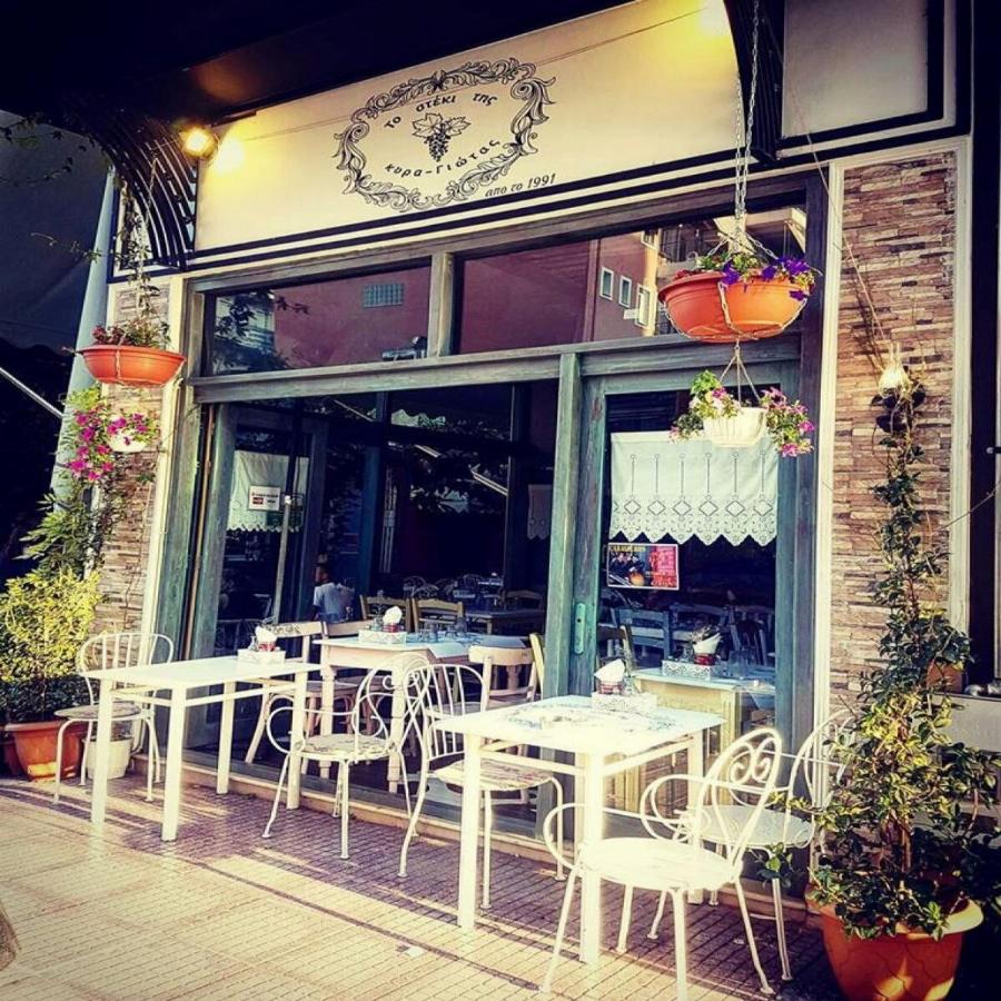 Το πρωί στο τσιπουράδικο και μετά προπόνηση: Αυτή είναι η ταβέρνα που δούλευε η Αντιγόνη Ντρισμπιώτη και μετά πηγαίνε μεσάνυχτα για προπόνηση