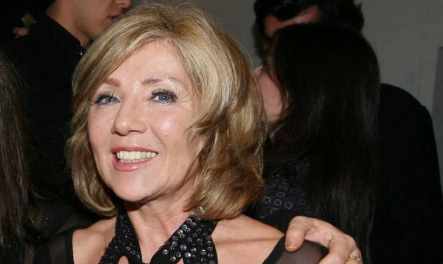 Βίκυ Μιχαλονάκου: «Ο Αλέν Ντελόν μου έστειλε αίτημα φιλίας και τον διέγραψα»