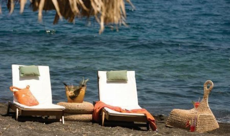 «Ουστ ρε, φώναζες σαν κότα»: Έλληνας ιδιοκτήτης beach bar βρίζει όποιον αφήνει κακή κριτική προκαλώντας χαμό στο Ίντερνετ