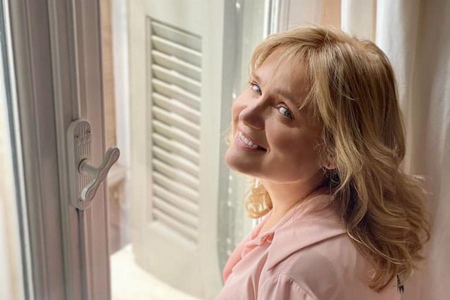 Μεγαλώνουν φυσικά και λένε όχι στα φίλτρα: Οι 5 διάσημες Ελληνίδες που ποζάρουν άβαφες και χωρίς photoshop