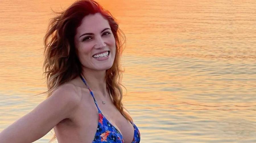 Δεν έχει βάλει ούτε γραμμάριο: Η Μαίρη Συνατσάκη φοράει μόνο 1 μπλουζάκι και όλοι πρόσεξαν πως δεν έχει πάρει κιλά