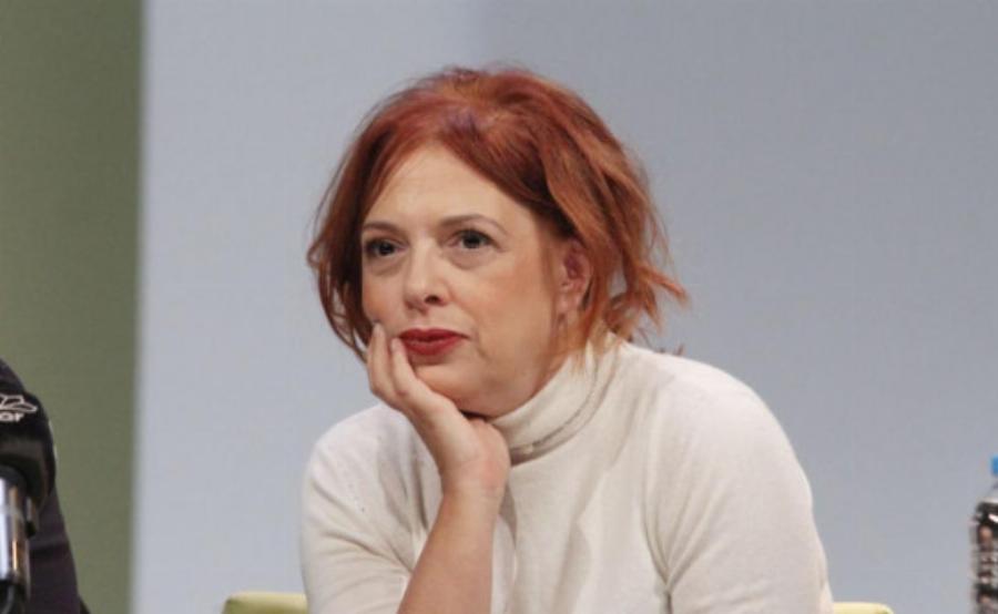 Ακομπλεξάριστη και με φυσική ομορφιά: Η ολόσωμη φωτογραφία της Ελένης Ράντου με μπικίνι στα 56 της, χωρίς ρετούς και φίλτρα