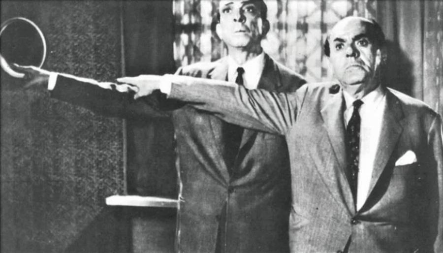 Βασίλης Αυλωνίτης: Τα δύσκολα παιδικά χρόνια, η απόπειρα δολοφονίας, ο εθισμός στον τζόγο, το σκάνδαλο με θαυμάστρια και η διάλυση του γάμου