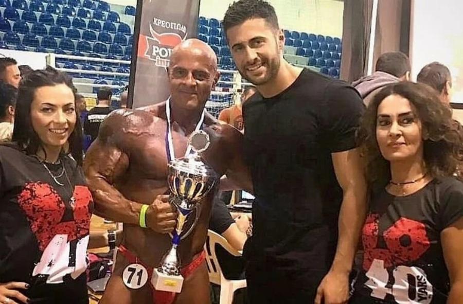 Έλληνας Σβαρτζενέγκερ ο πατέρας του Βασάλου: Τα καλλίγραμμα σώματα και οι οικογενειακές φωτογραφίες