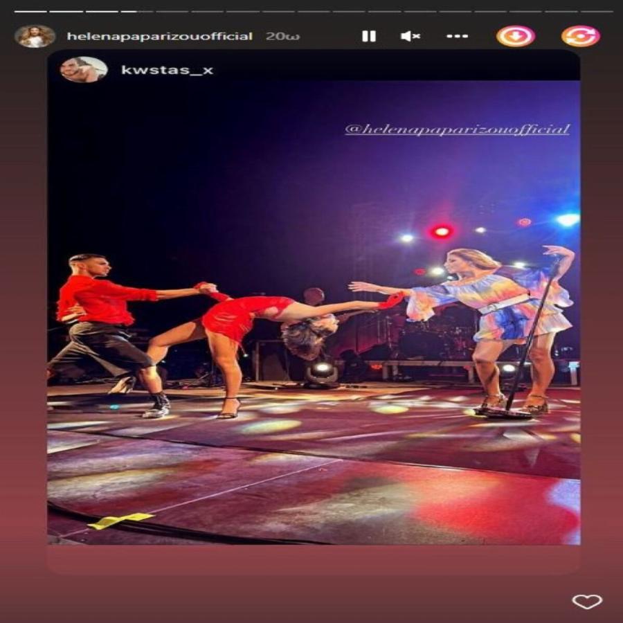 Σούσουρο με την Έλενα Παπαρίζου στην Κρήτη: Έγινε χαμός στο νησί με το «καυτό» μίνι φόρεμα της