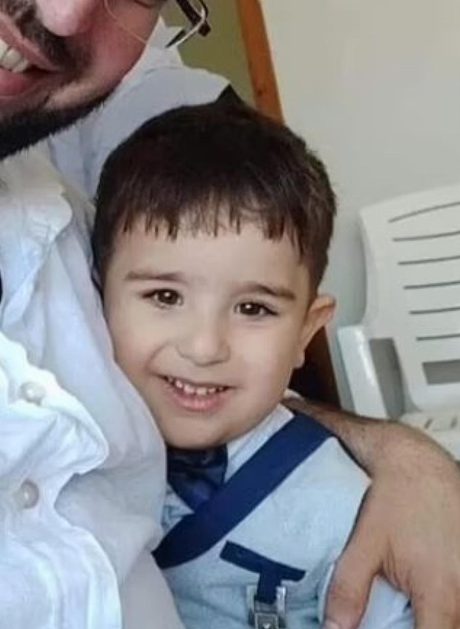 Τραγωδία με παιδί που βρέθηκε νεκρό: Πατέρας άφησε τον 3χρονο γιο του στο αμάξι με καύσωνα για να πάει για ποτό