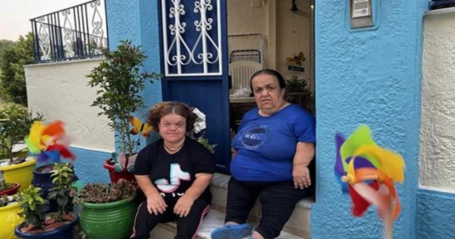 «Της τα έλεγα της μάνας μου: «Γιατί μάνα έφερες δεύτερο παιδί στον κόσμο; Έφερες που έφερες εμένα, γιατί να ταλαιπωρείται κι αυτό, μαζί μ’ εμένα;»