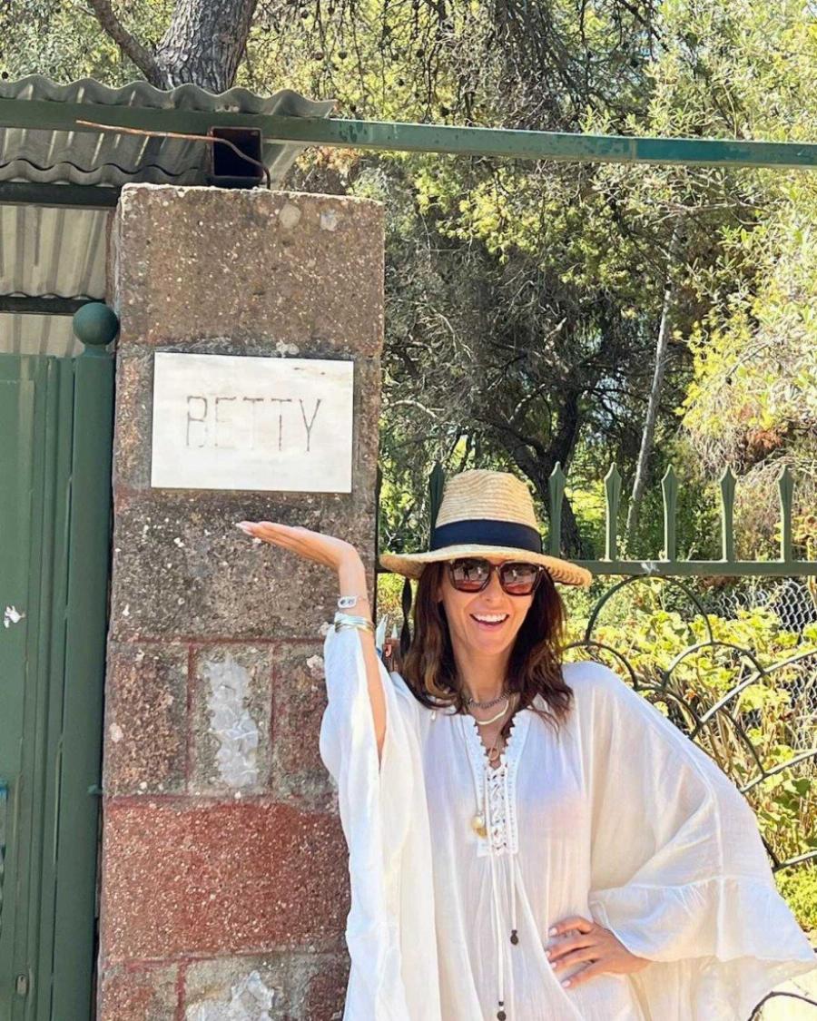 Διπλή χαρά για τη Μπέτυ Μαγγίρα: Το ανακοίνωσε στους φίλους της με μια ανάρτηση και οι ευχές έπεσαν βροχή