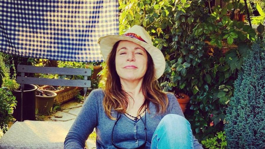 Χωρίς ίχνος μακιγιάζ και φυσική με το μαγιό της: Η Δήμητρα Παπαδοπούλου είναι η influencer που θέλουμε να έχουμε