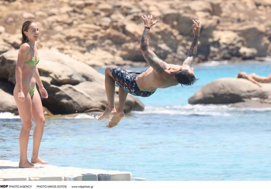 Όλα τα βλέμματα πάνω τους: To πιο fit και εντυπωσιακό ζευγάρι της Μυκόνου, είναι σίγουρα αυτό