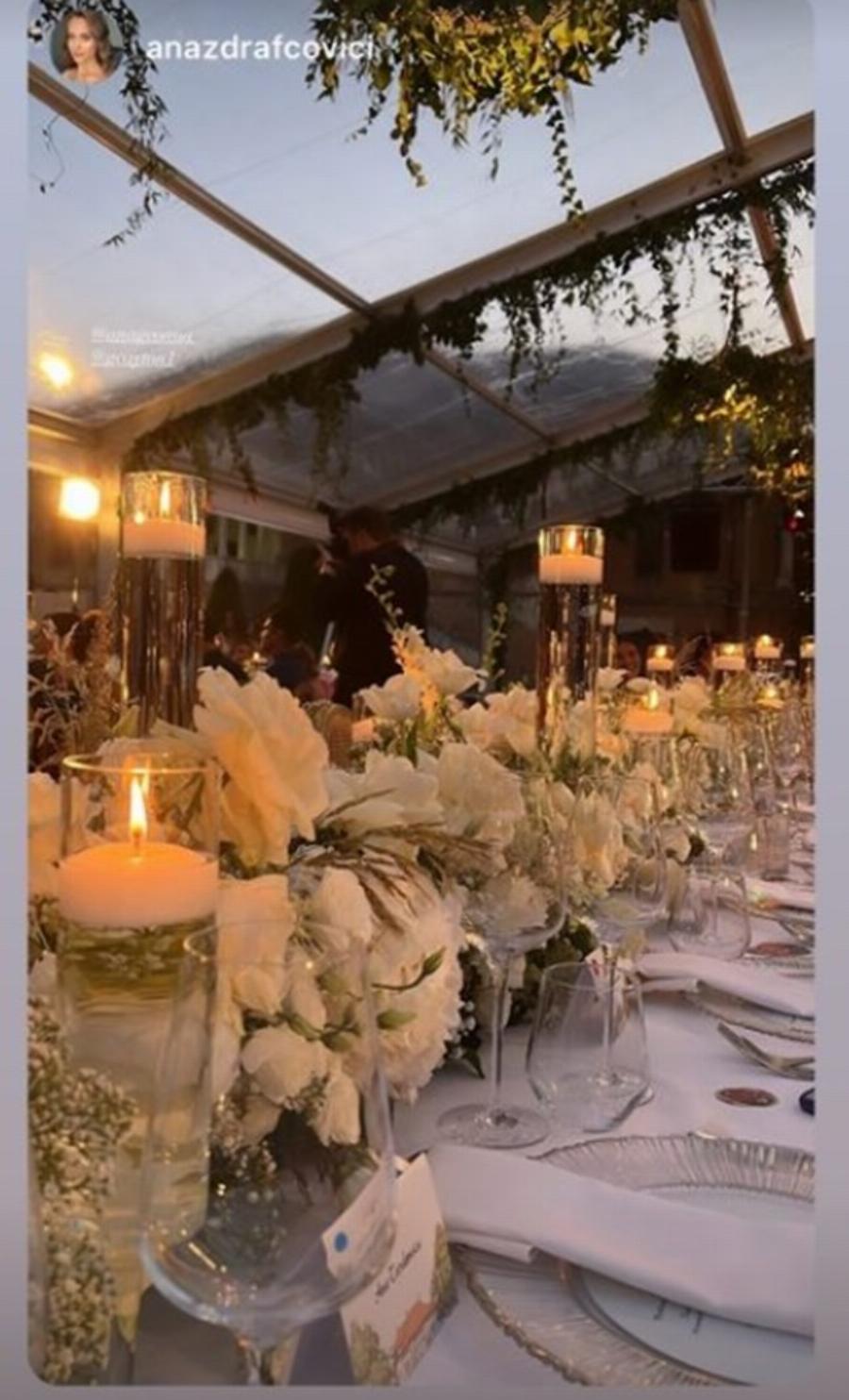 Εμφάνιση που κόβει την ανάσα: Supermodel η Αμαλία Κωστοπούλου με διάφανο φόρεμα σε χλιδάτο πάρτι αρραβώνων στο Βουκουρέστι